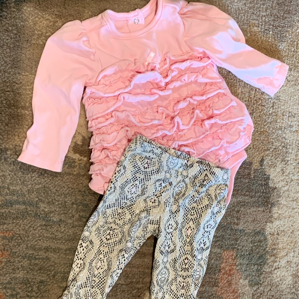 4/$12 pink ruffled & snake skin print matching set
